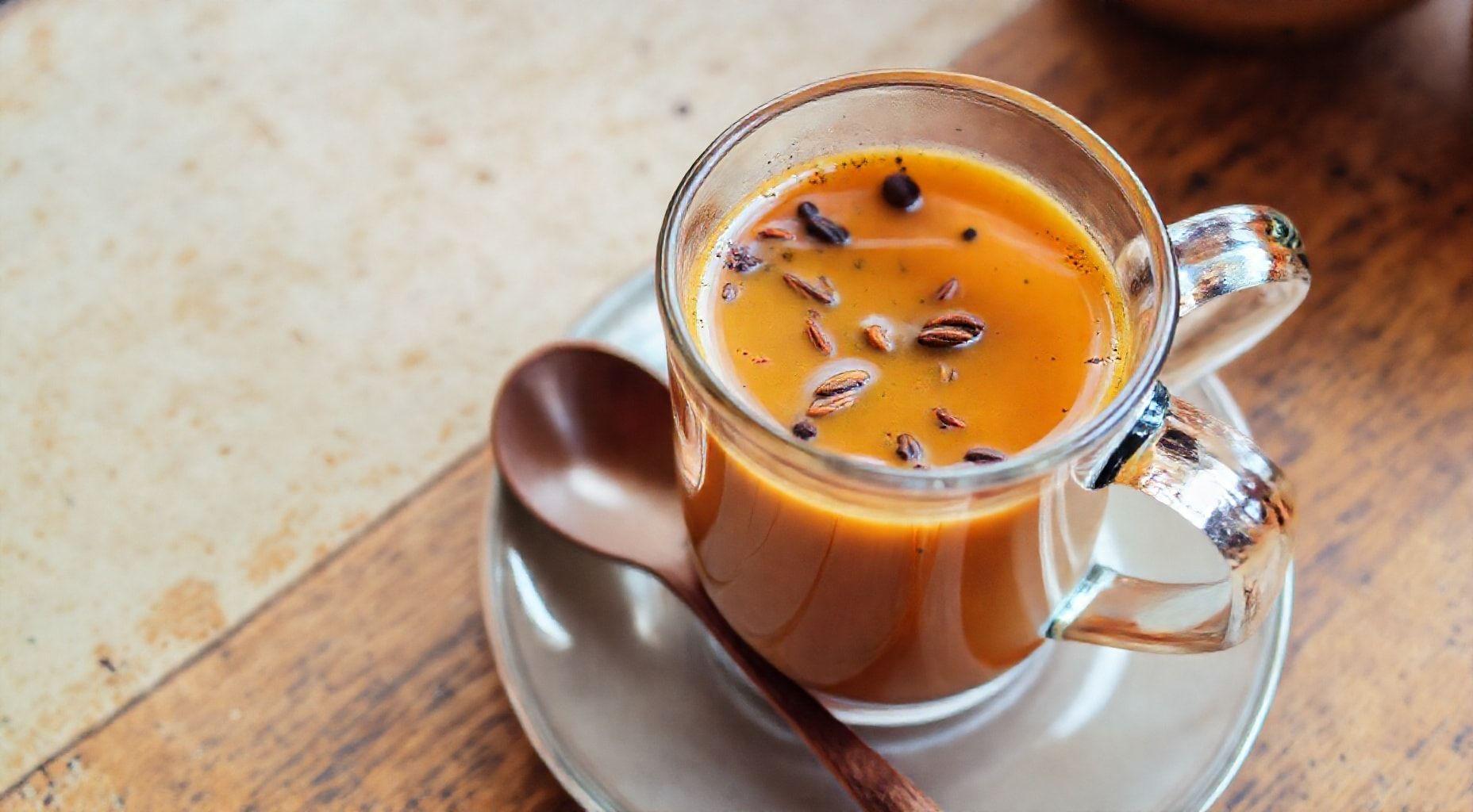 Aprenda a fazer o chai, o chá de Caminho das Índias